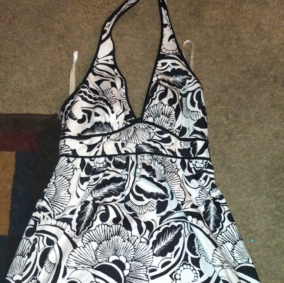 Dress - Picture 2 of 4